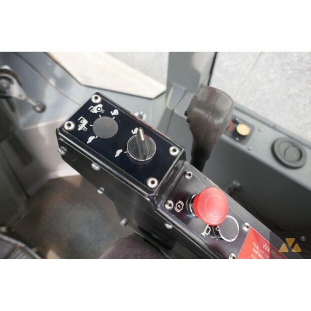 2005 ديناباك CA152D-40986323