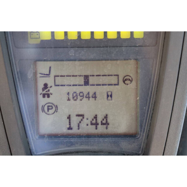 2017 ليندي E16-P02-40986815