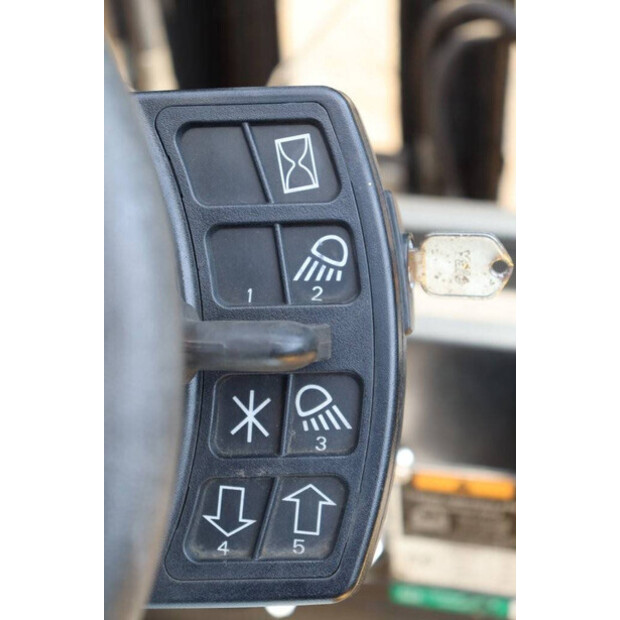2017 Yale GLP25VXE2170-40987404