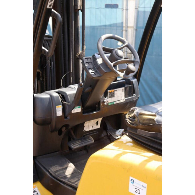 2017 Yale GLP25VXE2170-40987408