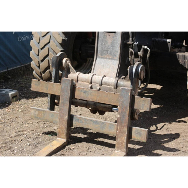 نيو هولاند LM425-40988210