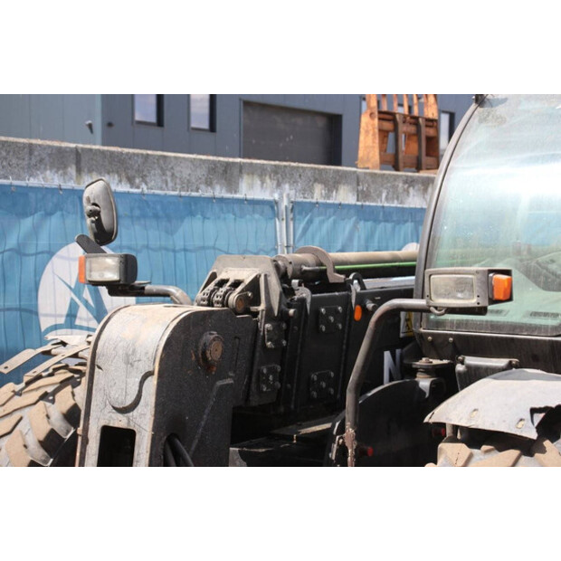 نيو هولاند LM425-40988211
