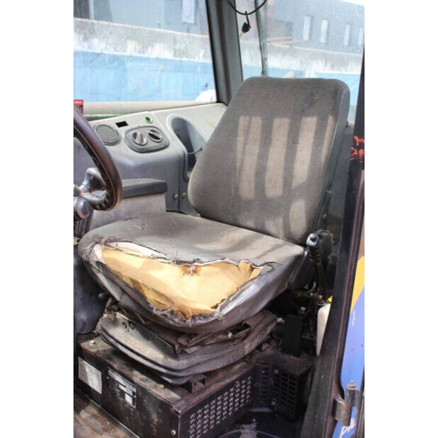 نيو هولاند LM425-40988222