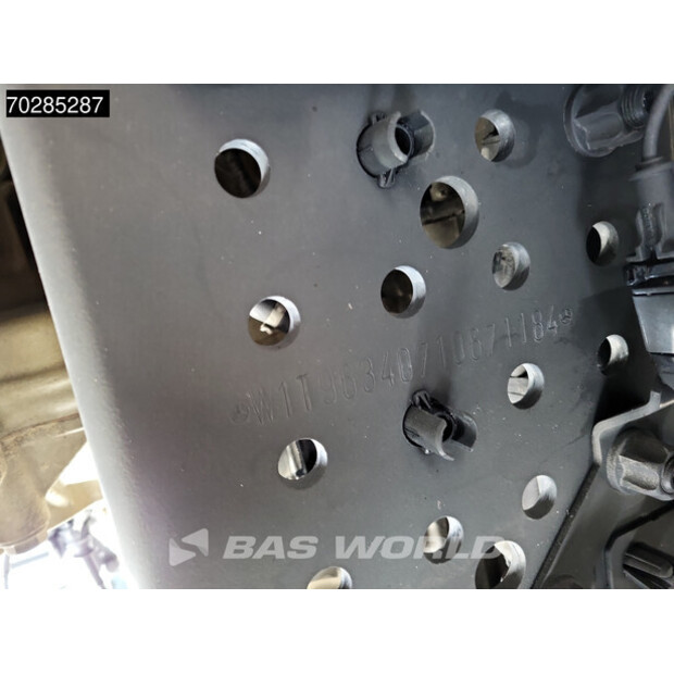2023 Mercedes-Benz Actros 1848-40988909