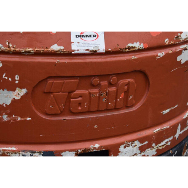 2005 TAILIFT FB25-40989003