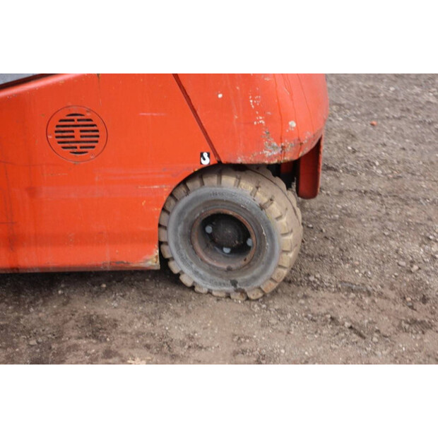 2003 BT CBE 2.5 AC-40989142