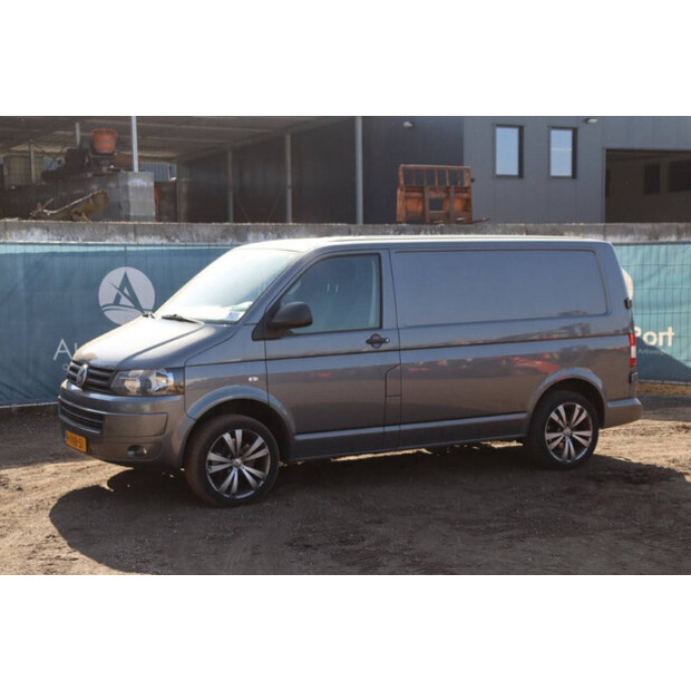 2020 Volkswagen Transporter-40989582