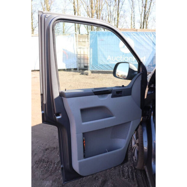 2020 Volkswagen Transporter-40989587