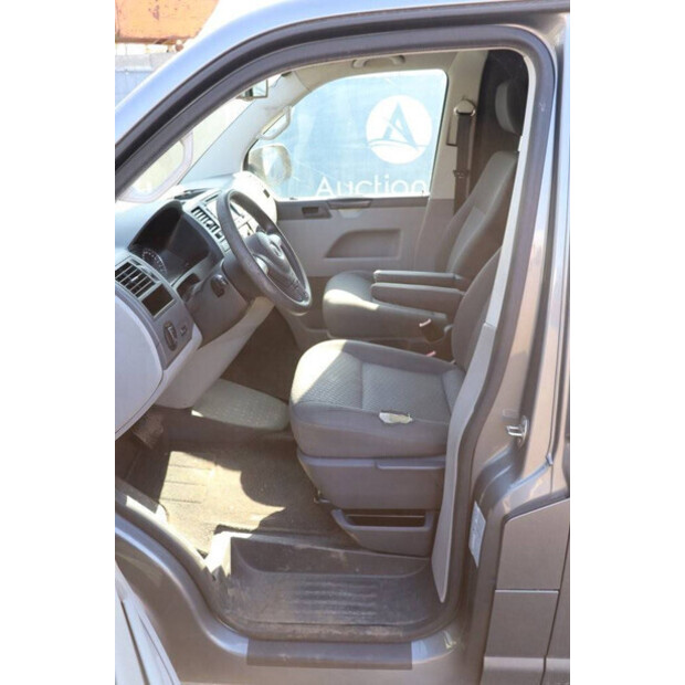 2020 Volkswagen Transporter-40989592