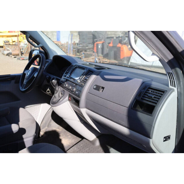 2020 Volkswagen Transporter-40989611