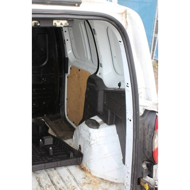 2015 Ford Transit Courier-40989637