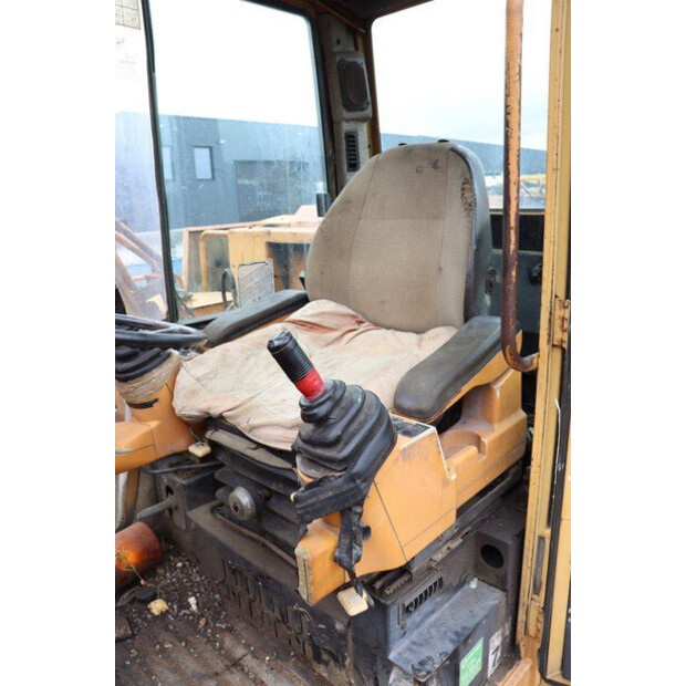 CASE 688B-P-40989710