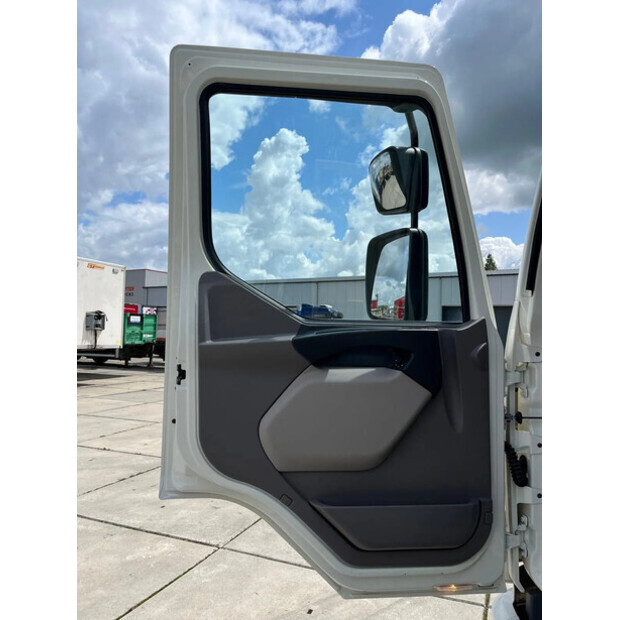 2018 DAF LF 230 FA-40990216