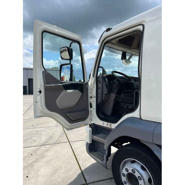 2018 DAF LF 230 FA-40990218
