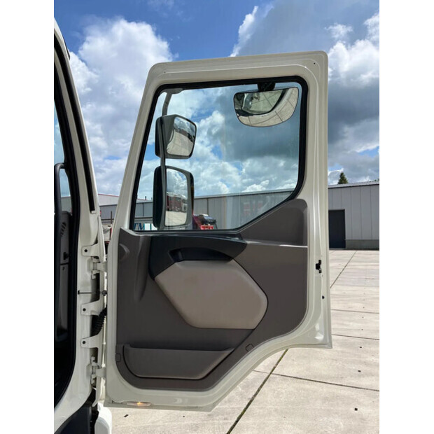 2018 DAF LF 230 FA-40990220