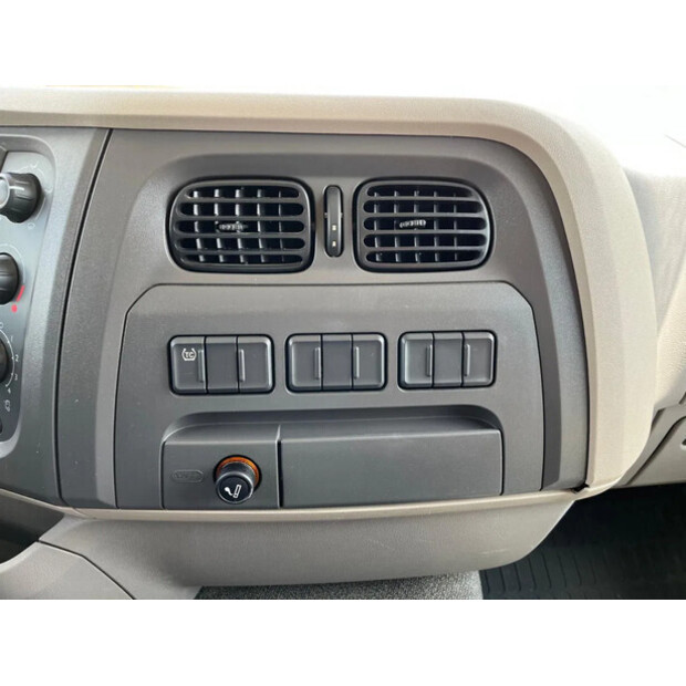 2018 DAF LF 230 FA-40990227