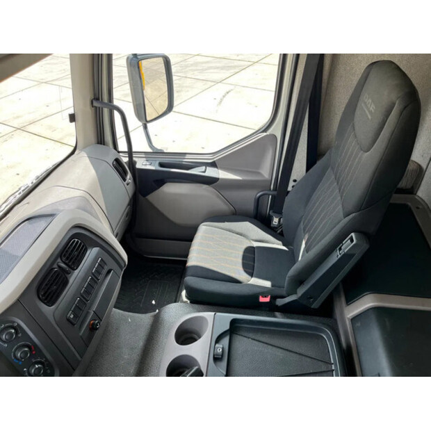 2018 DAF LF 230 FA-40990231