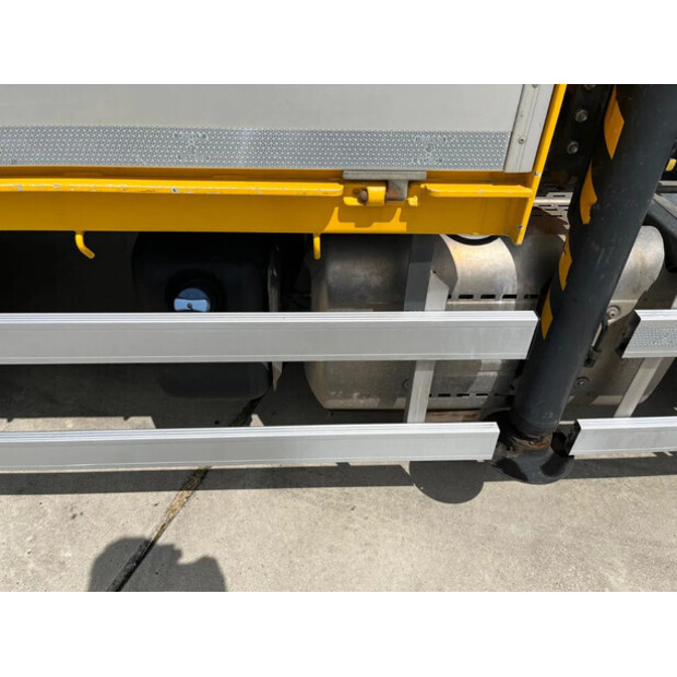 2018 DAF LF 230 FA-40990240