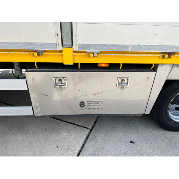2018 DAF LF 230 FA-40990241