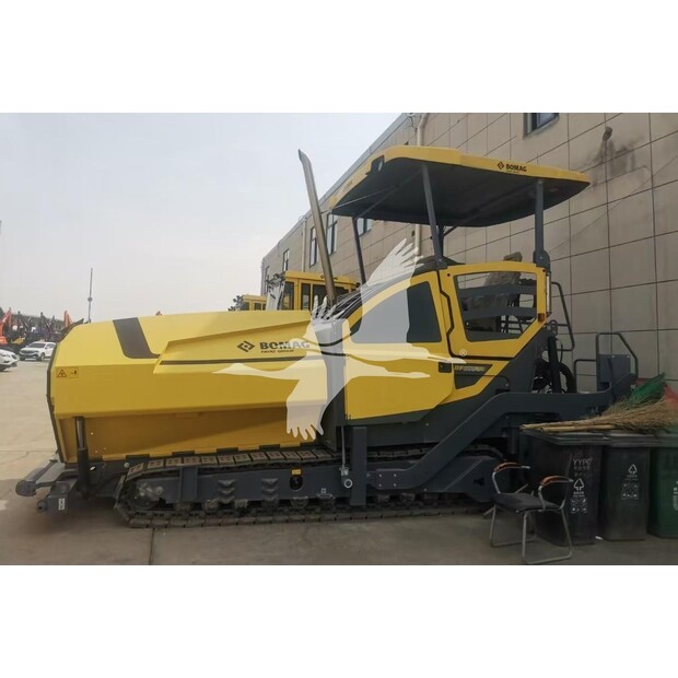 2021 BOMAG BF880C-41002337