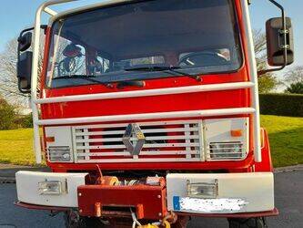 صورة ل سيارات إطفاء 1998 رينو M210