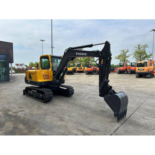 2010 فولفو EC55B-41007636