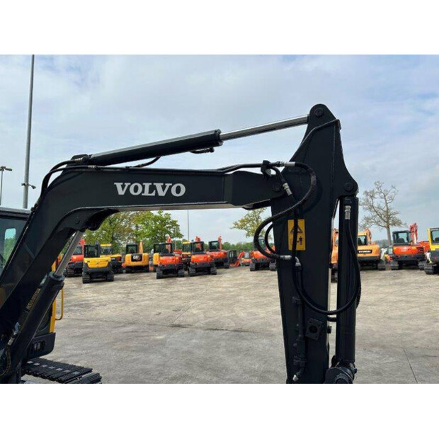 2010 فولفو EC55B-41007647