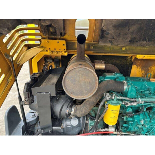 2010 فولفو EC55B-41007667