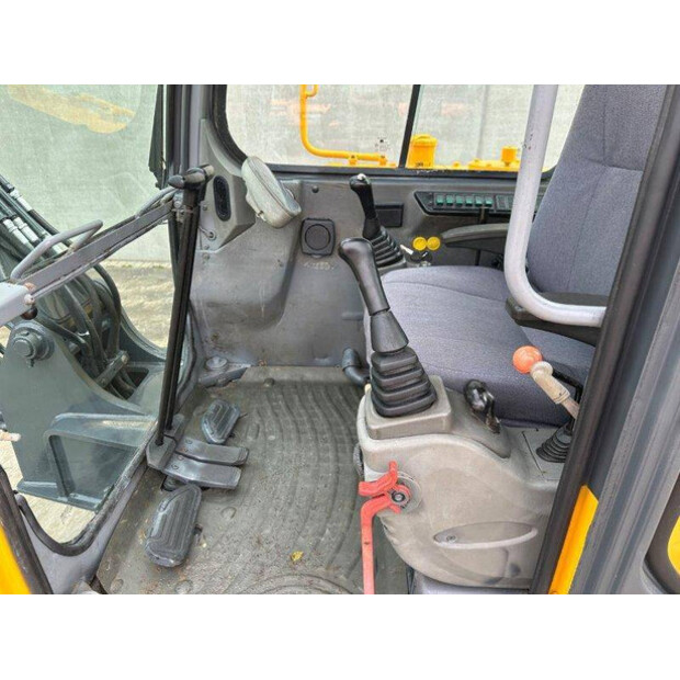 2010 فولفو EC55B-41007672