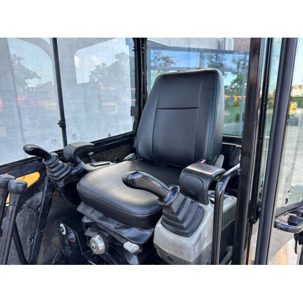 2010 JCB 8056-41007967