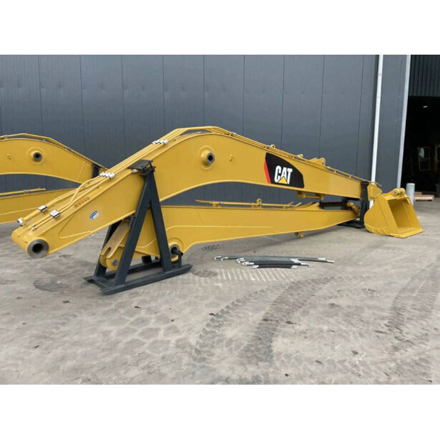 2025 كاتربيلر 323F-41012467