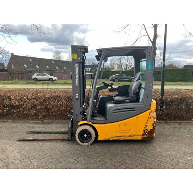 2017 Jungheinrich EFG218K-41013183