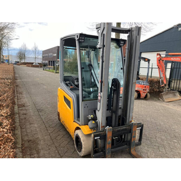 2017 Jungheinrich EFG218K-41013187