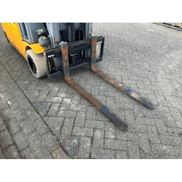 2017 Jungheinrich EFG218K-41013188