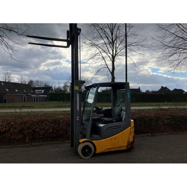 2017 Jungheinrich EFG218K-41013196