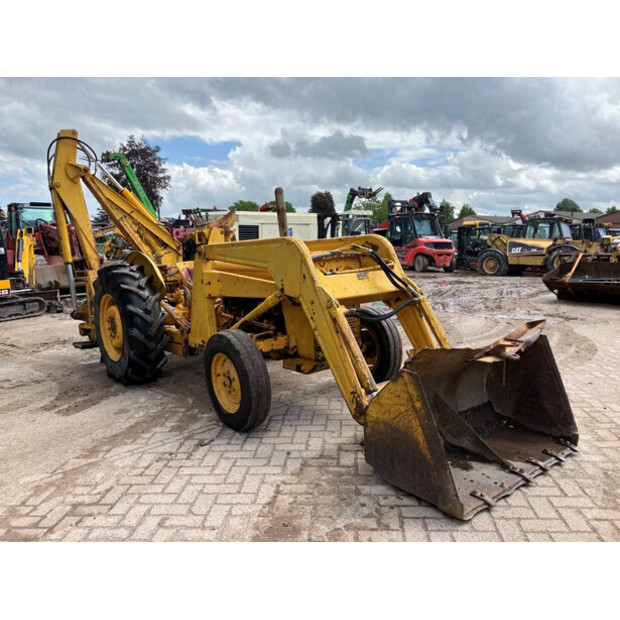 ماسي فيرغسون MF-205-41013497
