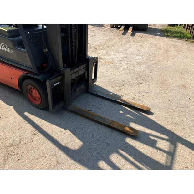 2003 Linde E16C-02-41013577