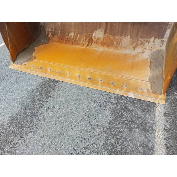 2022 كوماتسو WA470-8-41018576