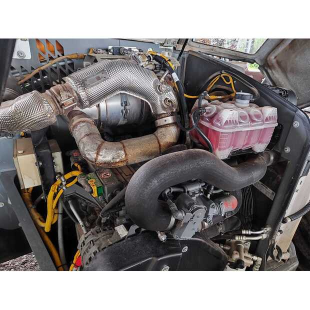 2018 ليبهير T55-7s-41018880