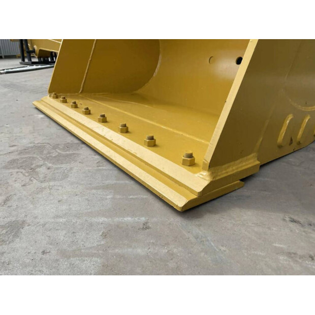 2025 Caterpillar 320D-41028355