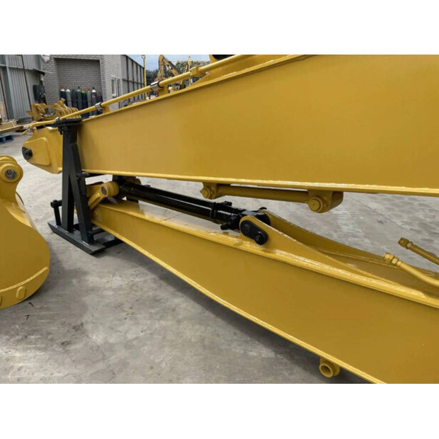 2025 Caterpillar 320D-41028360