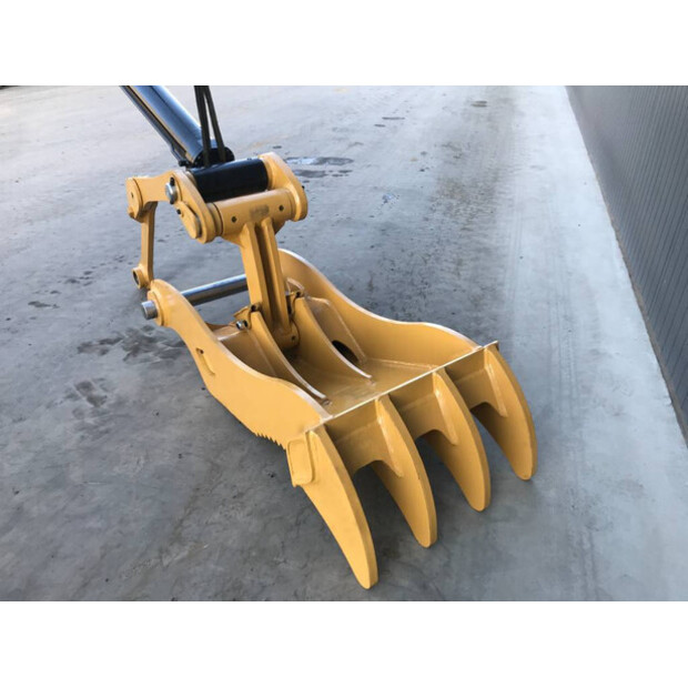 2025 Caterpillar 320D-41028946