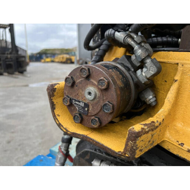 2016 Engcon EC226-41029806