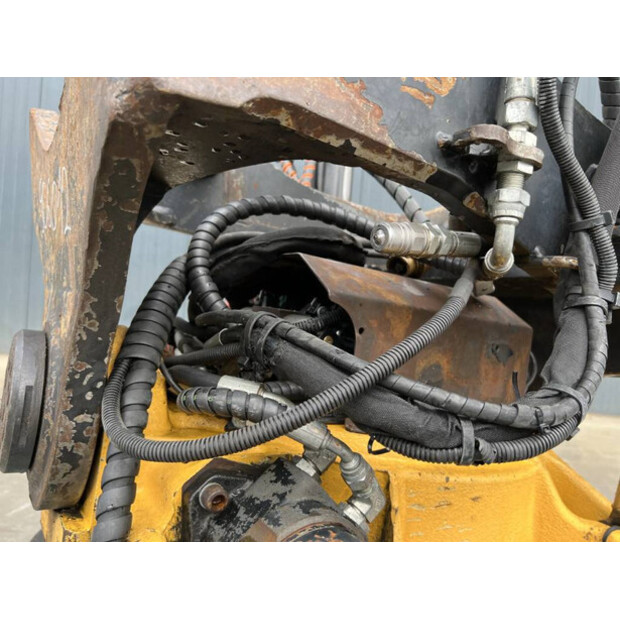 2016 Engcon EC226-41029809