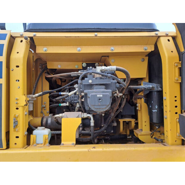 2018 Komatsu HB365LC-3-41034209