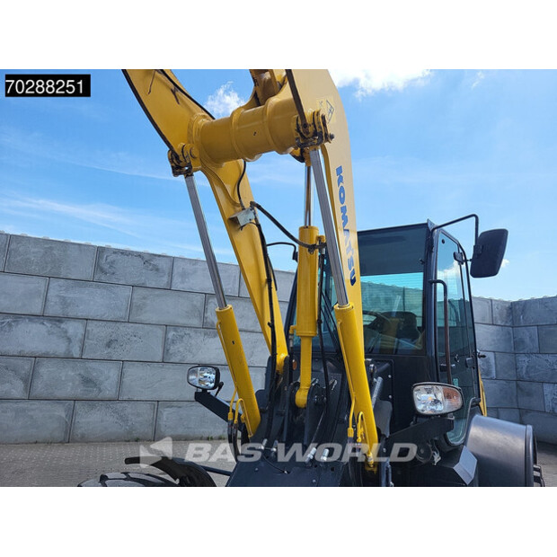2019 كوماتسو WA100M-8E0-41034552