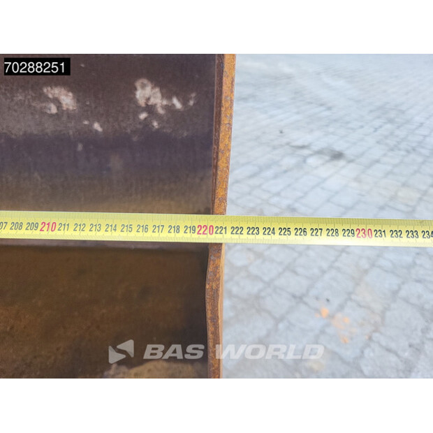 2019 كوماتسو WA100M-8E0-41034556