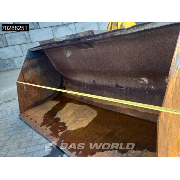 2019 كوماتسو WA100M-8E0-41034557