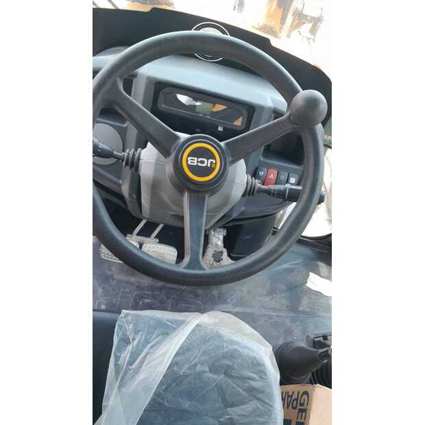 2025 JCB 3DX-41034840