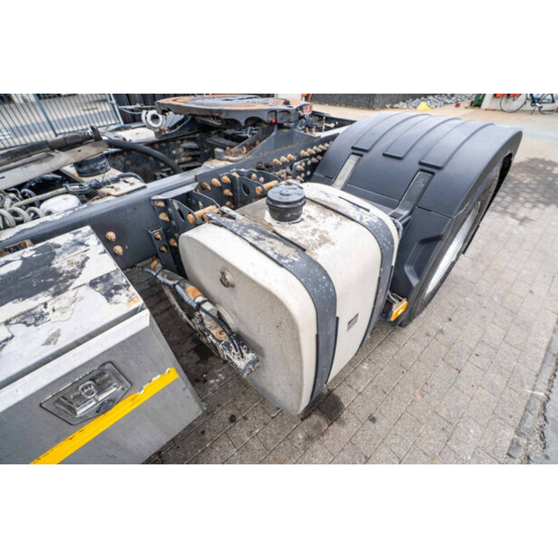 2018 فولفو FMX 410-41035508